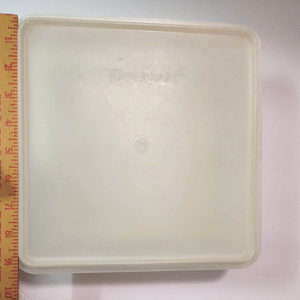 Vintage Tupperware Square Container - Picture 6 of 7